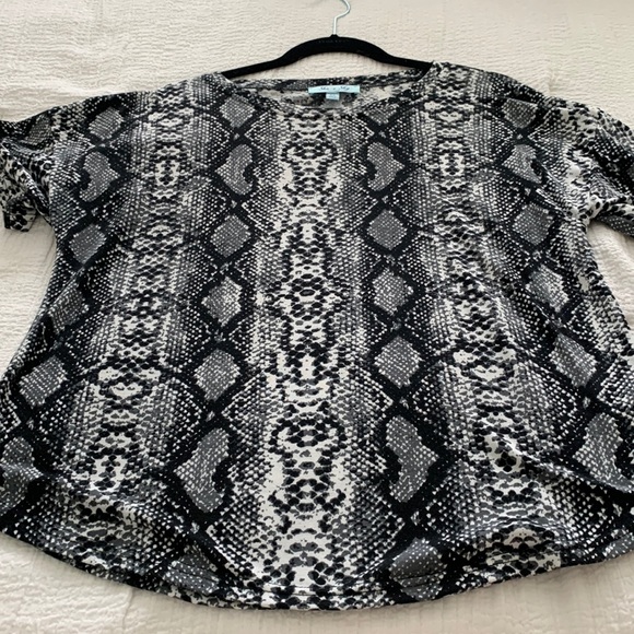 She & Sky women’s tee shirt, snakeskin fabric, size medium. - Picture 1 of 6